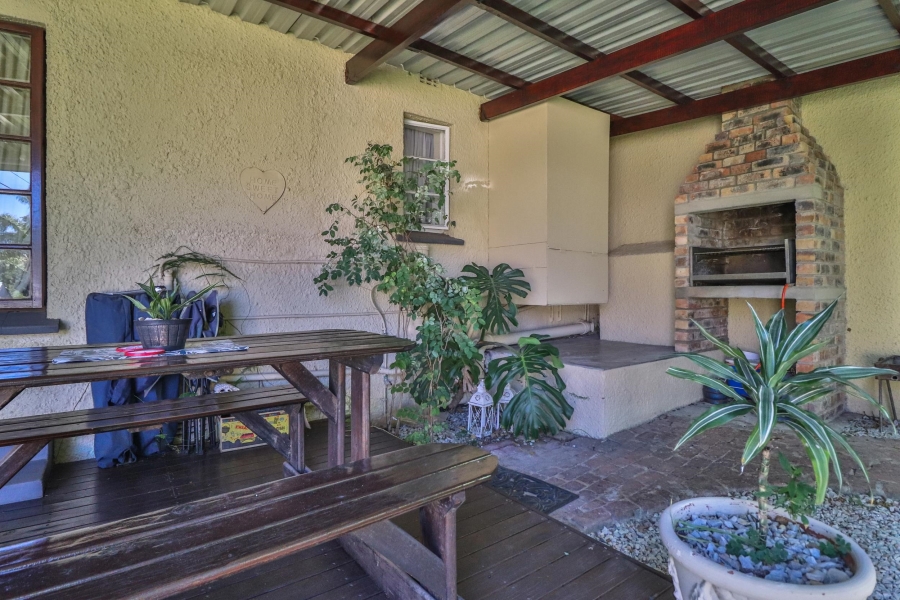 9 Bedroom Property for Sale in Walmer Eastern Cape